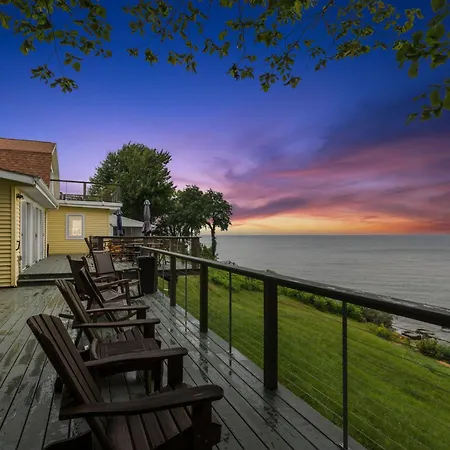 Sunset Haven - Lakeside Retreat In Gotl Geneva Extérieur photo